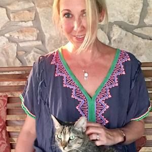 Meet your Posher, Pauline